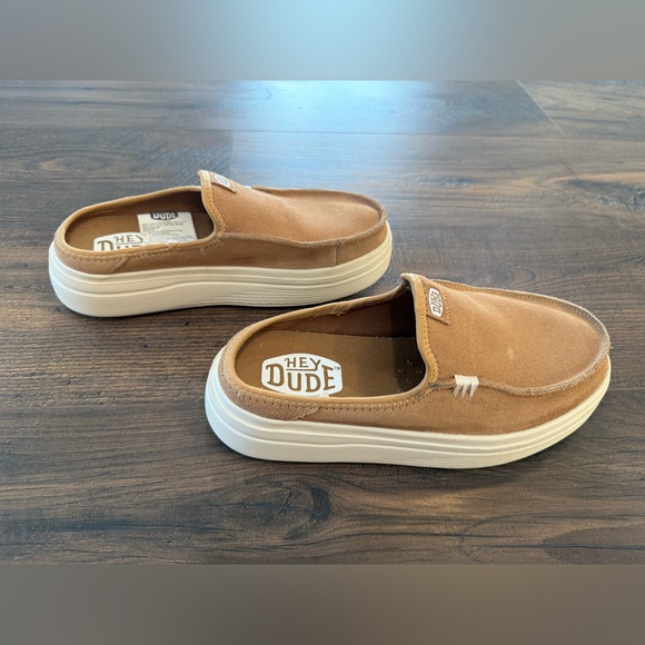 Hey Dude Women’s Austin Lift Classic Tan Slip-Ons W7 EU38 – Worn Once - Picture 1 of 7